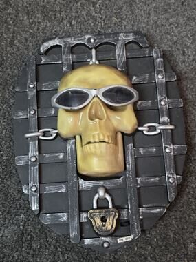 Working Gemmy Animated Singing Skull Halloween Prop Wall Plaque Sings Soul Man